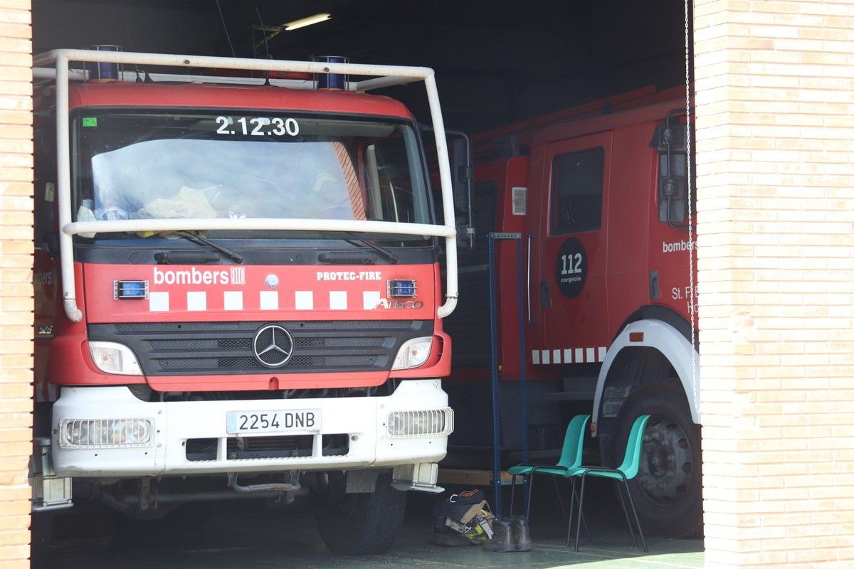 El SEM ha desplaçat quatre dotacions per atendre el ferit, que s'ha traslladat a l'Hospital de Santa Caterina