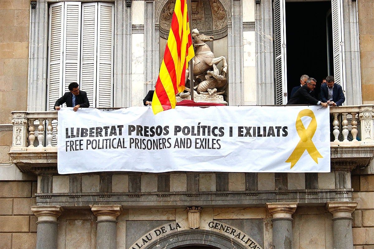 La pancarta al Palau de la Generalitat