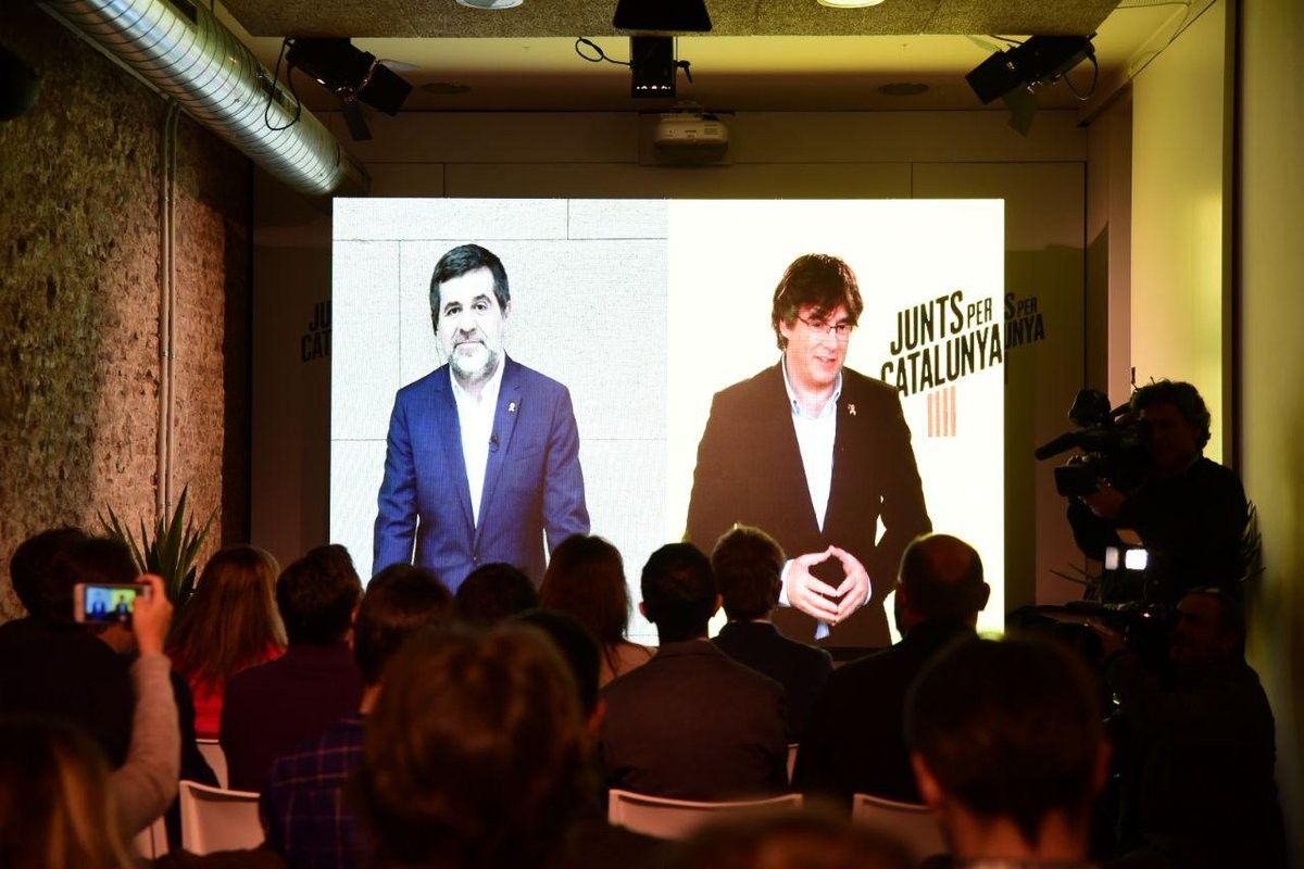 Carles Puigdemont i Jordi Sànchez, en una trobada virtual. 