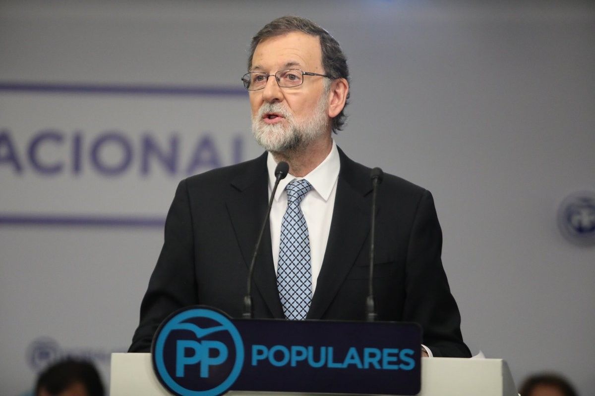 Mariano Rajoy, durant la seva intervenció davant dels quadres del PP