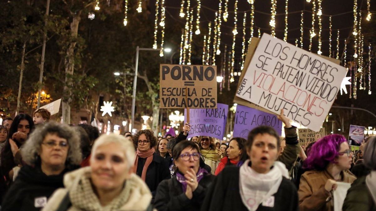 Manifestació a Barcelona contra les violències masclistes. 