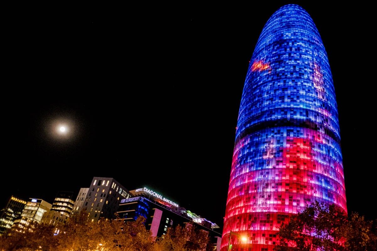 Una imatge nocturna de Barcelona