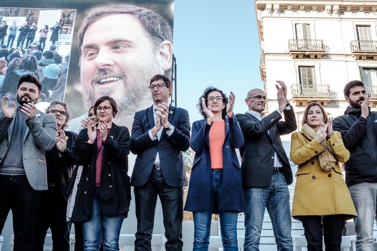 Marta Rovira i altres dirigents d'ERC, en l'acte central de campanya del 21-D.