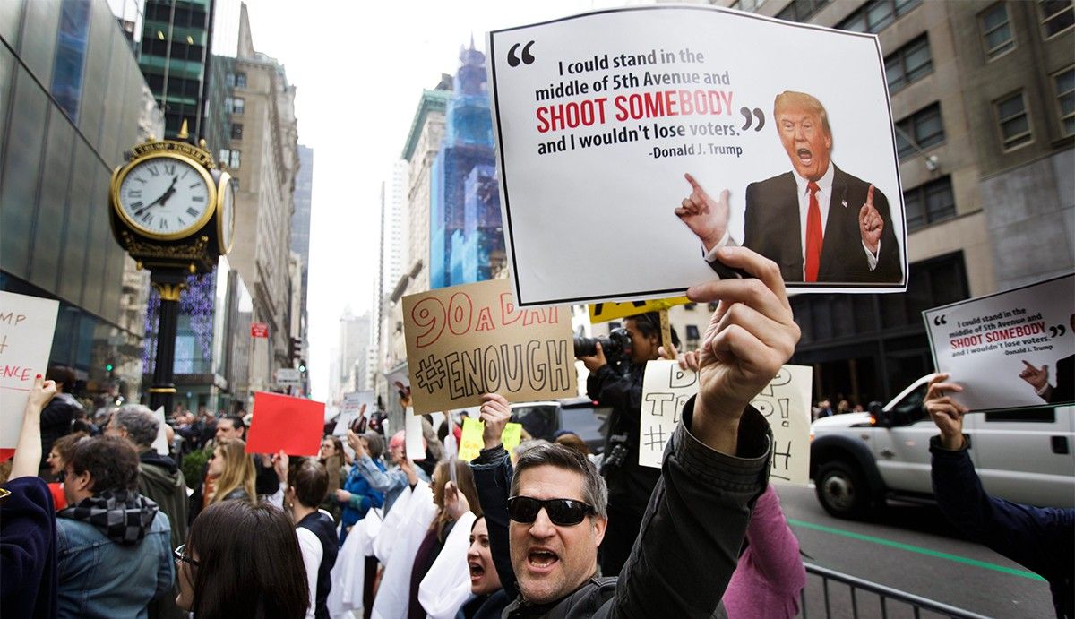 Imatge d'una protesta contra Donald Trump a Nova York