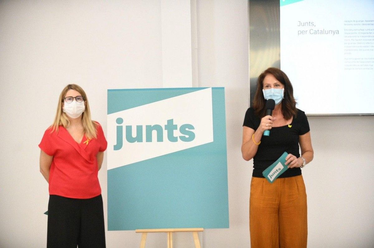 Elsa Artadi i Marta Madrenas, en la presentació del congrés de JxCat. 