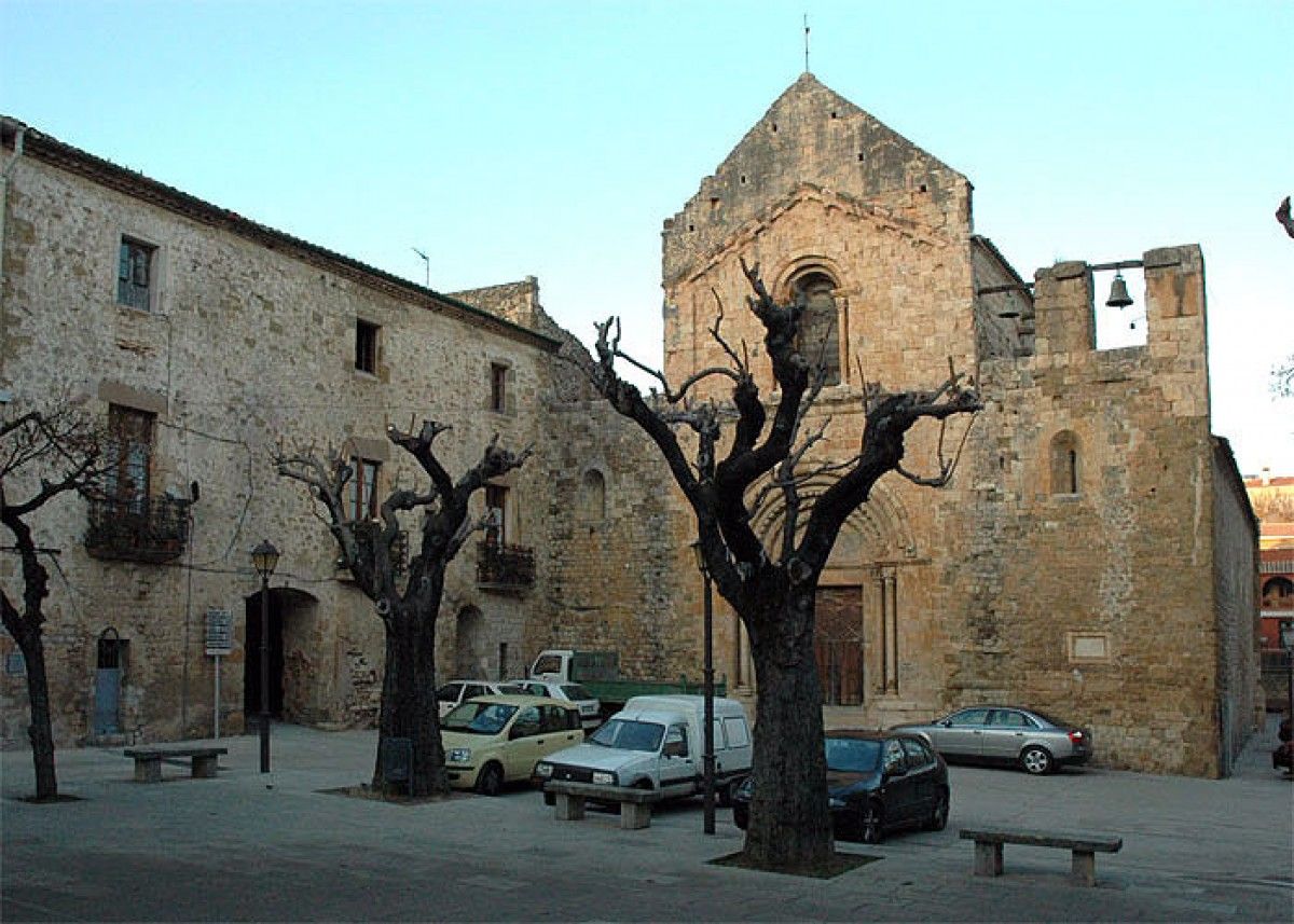 El lloc de Lledó ja és esmentat el 977 i l'església de Sant Feliu el 1017.