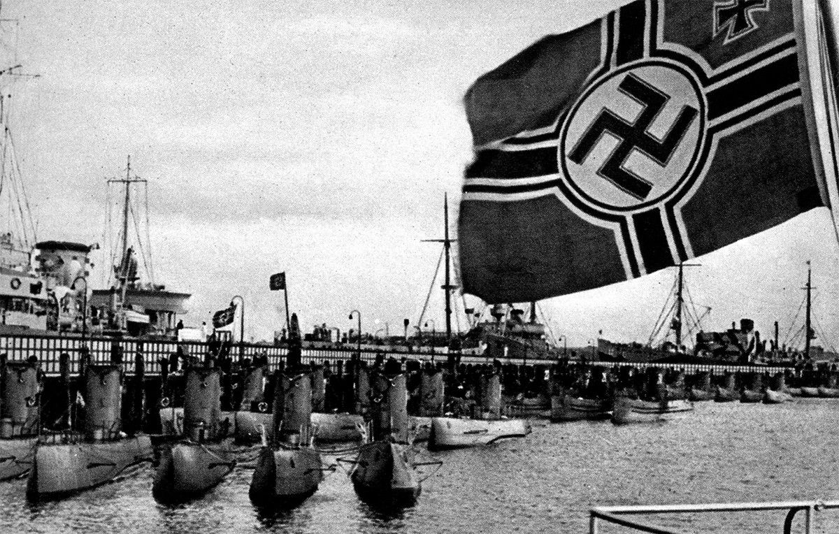 Submarins nazis en un port espanyol durant la Guerra Civil