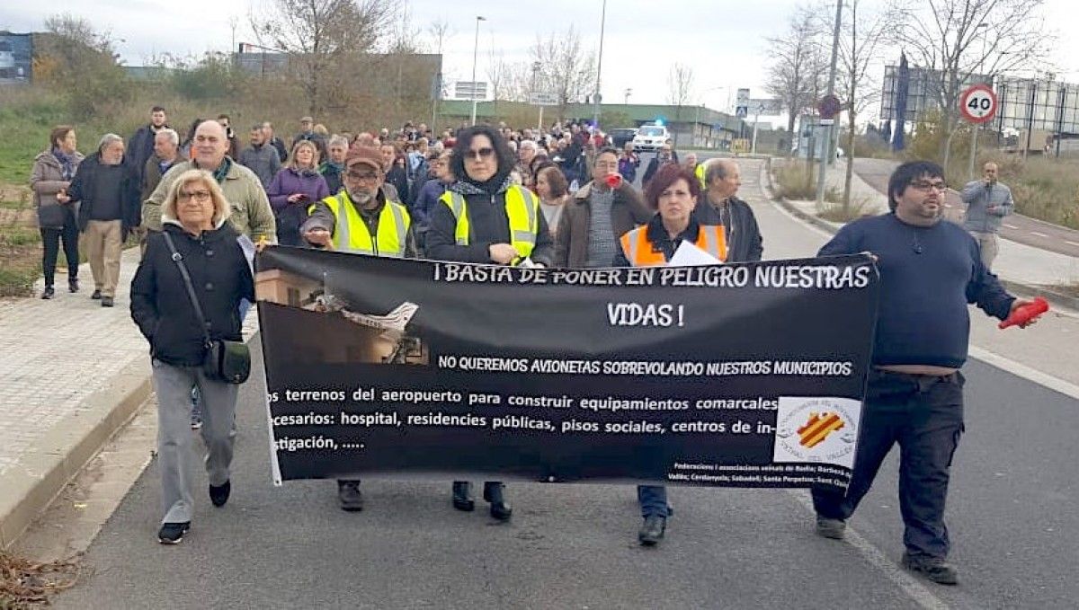 La marxa en contra de l'activitat a l'Aeroport de Sabadell
