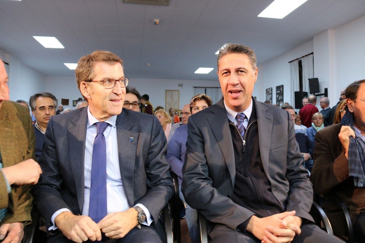 Alberto Núñez Feijóo i  Xavier García Albiol en un acte de campanya al Centre Cultural Galego Saudade