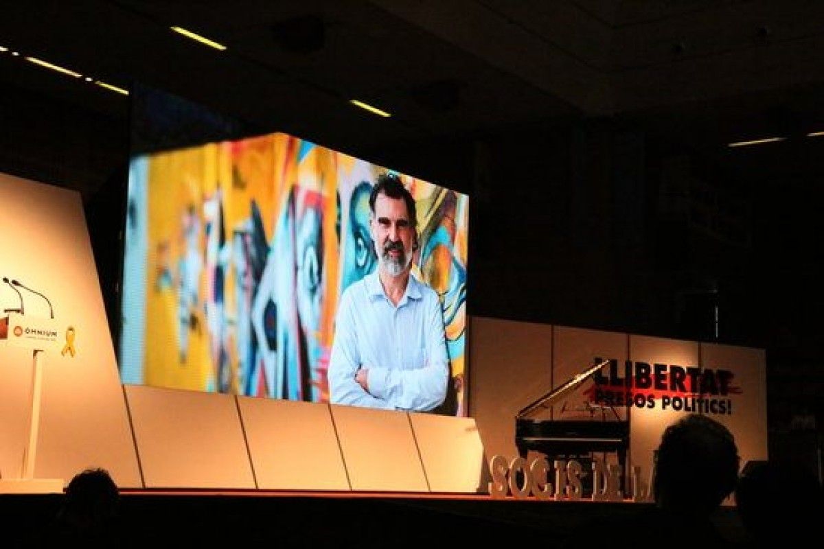 Una imatge de Jordi Cuixart, a l'assemblea d'Òmnium
