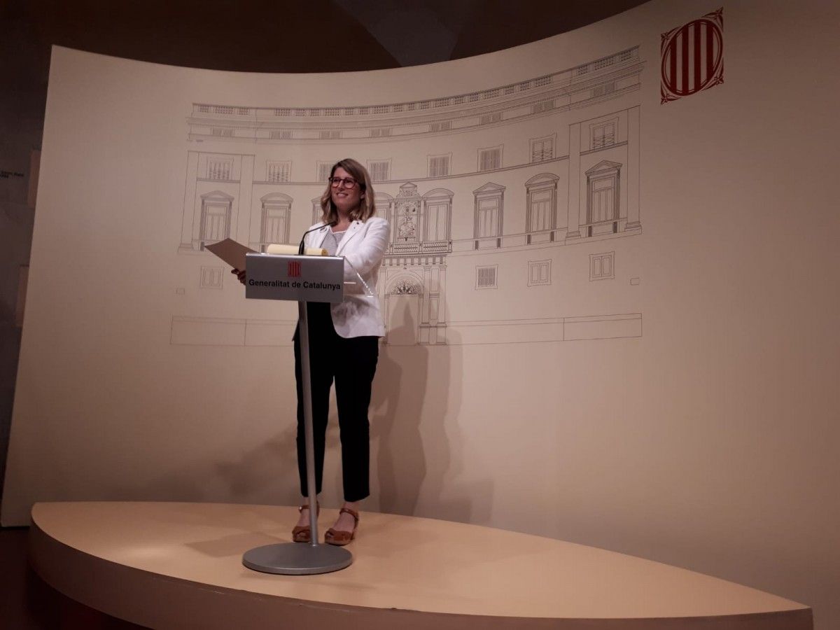 Elsa Artadi atén els mitjans al Palau de la Generalitat
