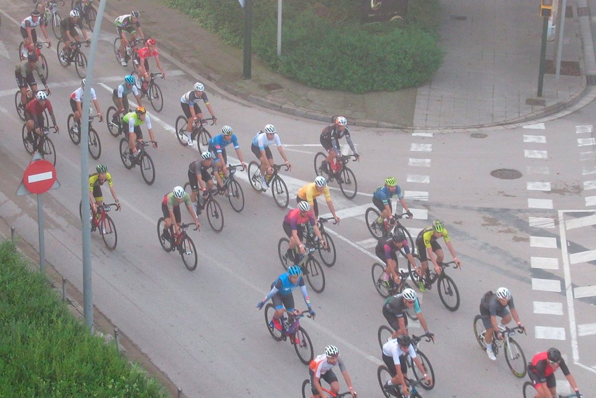 Els ciclistes es van topar amb la boira a primera hora del matí