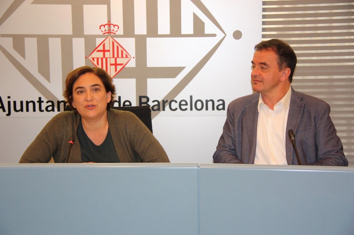 L'alcaldessa de Barcelona, Ada Colau, i el líder municipal d'ERC, Alfred Bosch