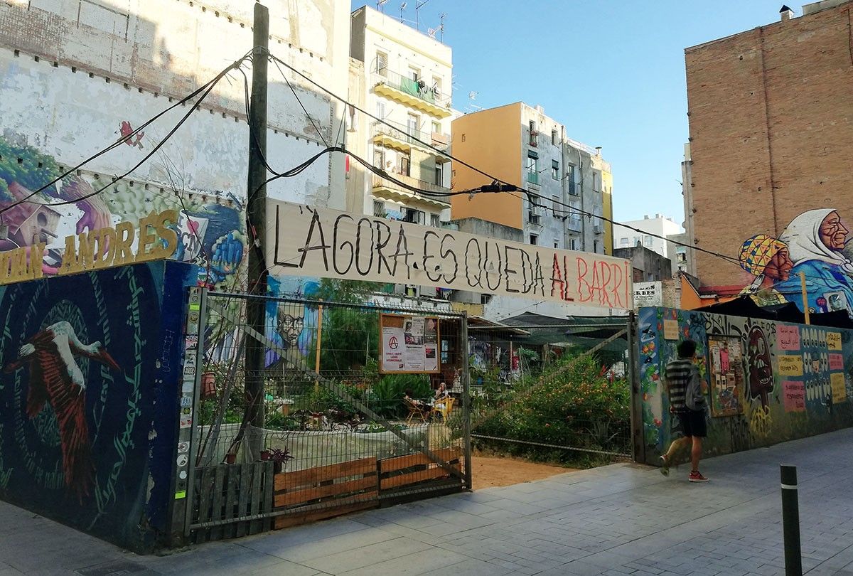 Espai Àgora dedicat a Andrés Benítez, al barri del Raval. 