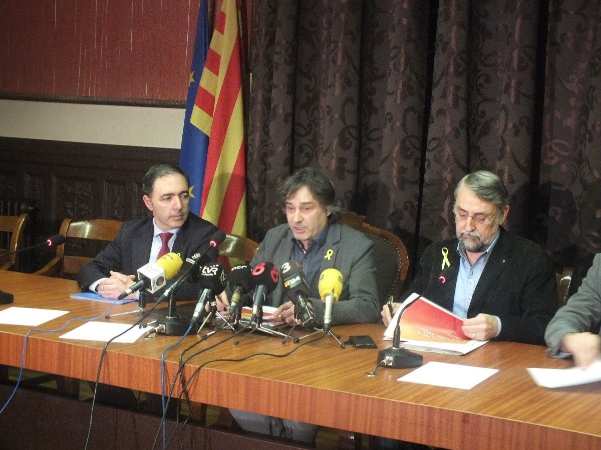 L'alcalde de Ripoll, Jordi Munell, s'ha mostrat molt crític amb el govern espanyol i el Ministeri de l'Interior i els ha acusat d'amagar informació