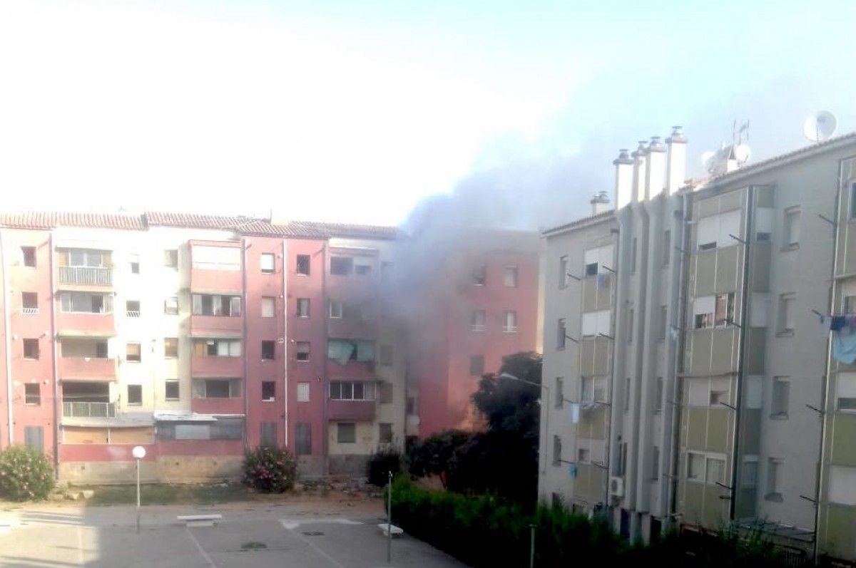 Foc a l'edifici dels Merinals de Sabadell.