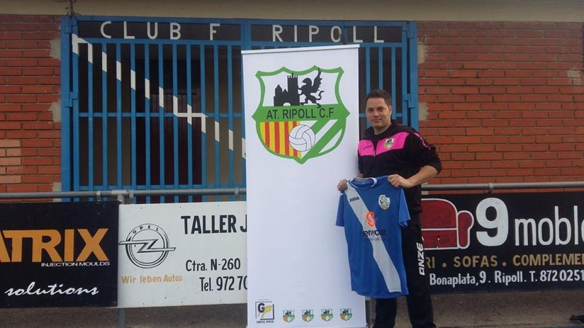 Adán Morillas serà el nou president del Ripoll CF i ha estat un dels artífexs de convèncer els jugadors de l'Atlètic Ripoll perquè ''salvin'' el club