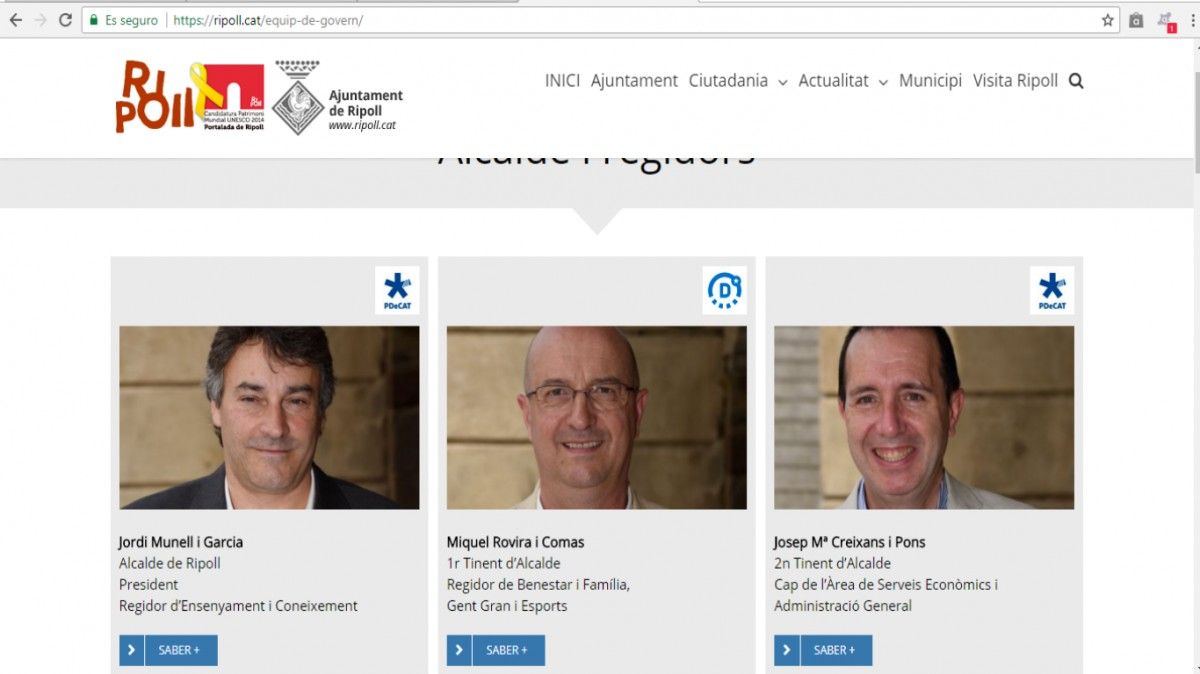 A la pàgina web del consistori, els regidors de l'Ajuntament estan separats entre els que són del PDCAT i el de Demòcrates de Catalunya