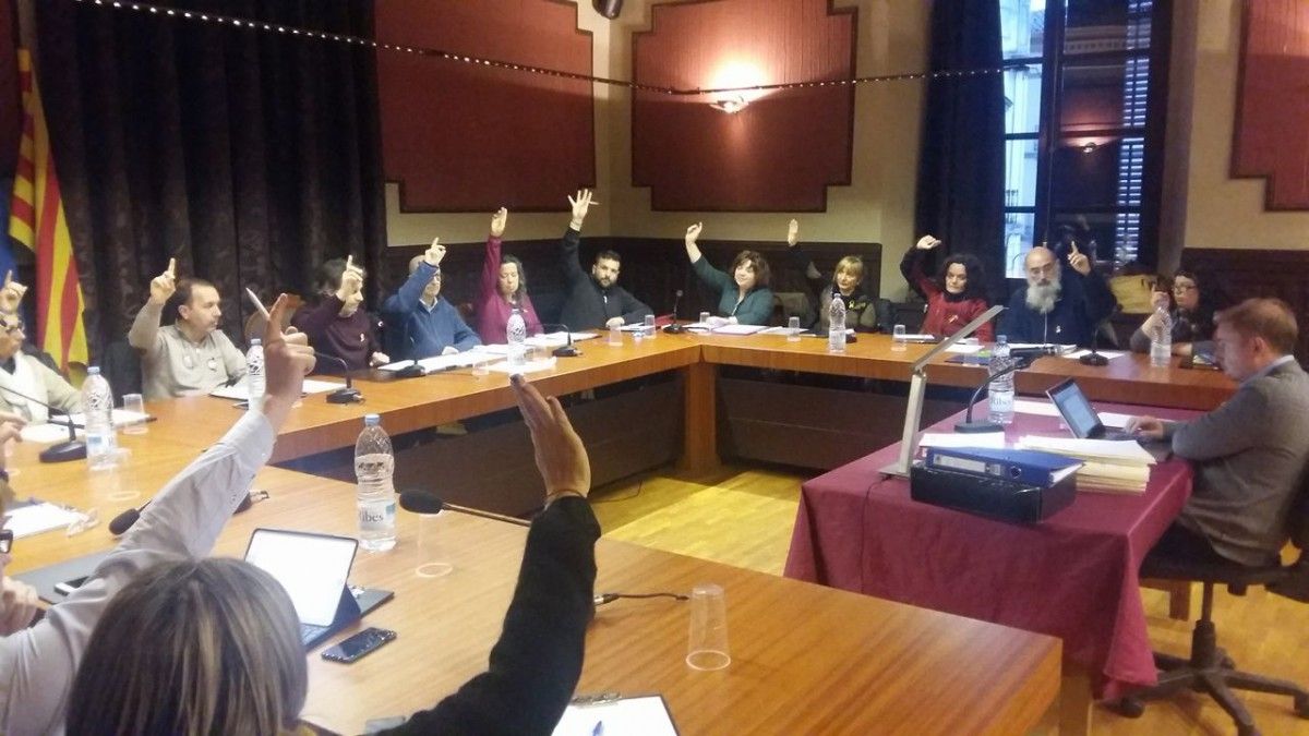 L'Ajuntament de Ripoll ha aprovat per unanimitat dues propostes per exigir la llibertat dels presos polítics i mostrar el seu suport a l'ONG Proactiva Open Arms