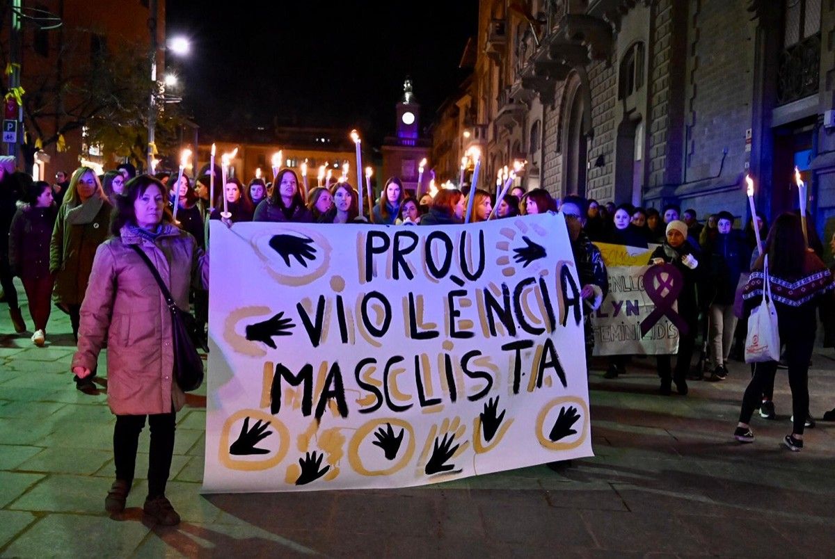 Manifestació a Vic el  Dia Internacional contra les Violències Masclistes