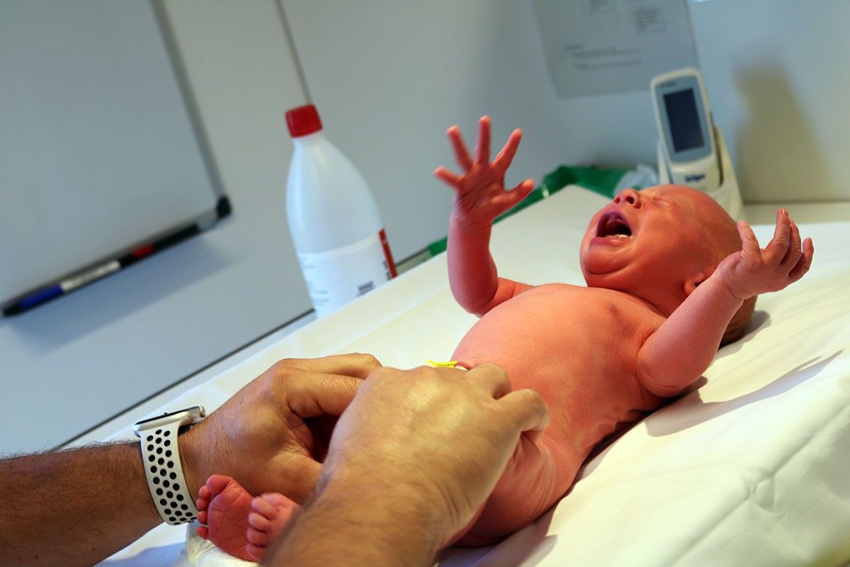 Un nadó recent nascut a l'Hospital d'Olot