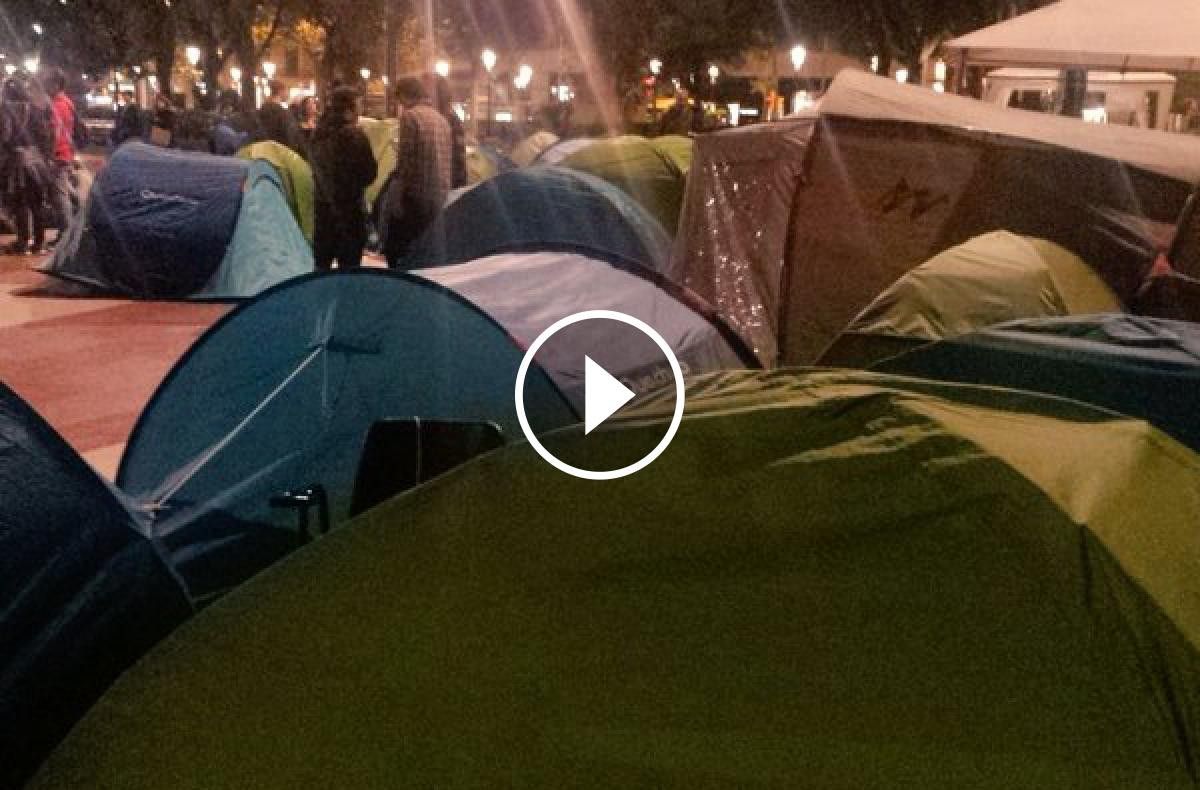 Vídeo: tendes a la plaça Catalunya