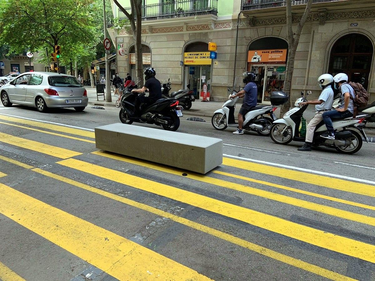 Els blocs de formigó situats en alguns carrers de Barcelona