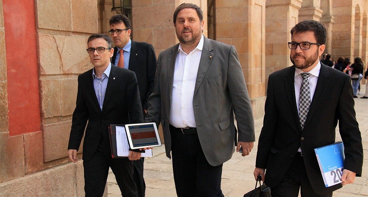 Oriol Junqueras abans d'entrar al Parlament per presentar els nous pressupostos