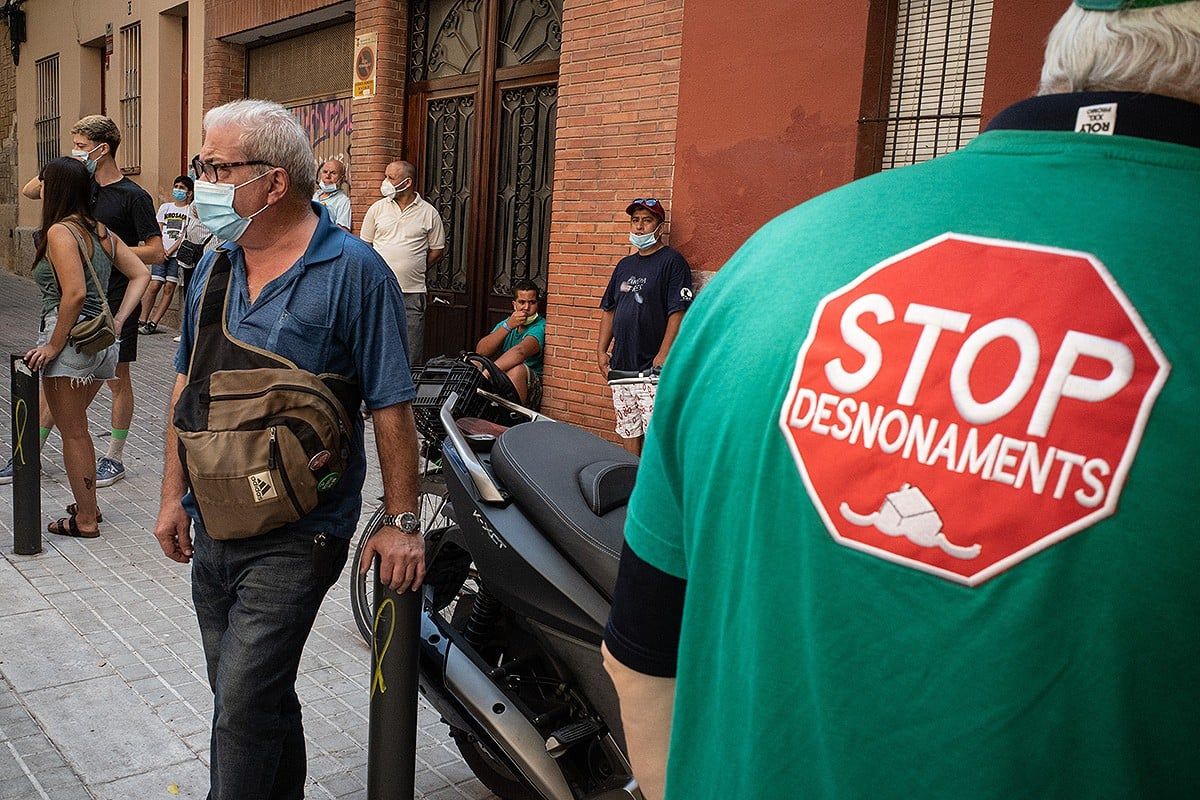 Protesta contra un desnonament a l'Hospitalet de Llobregat