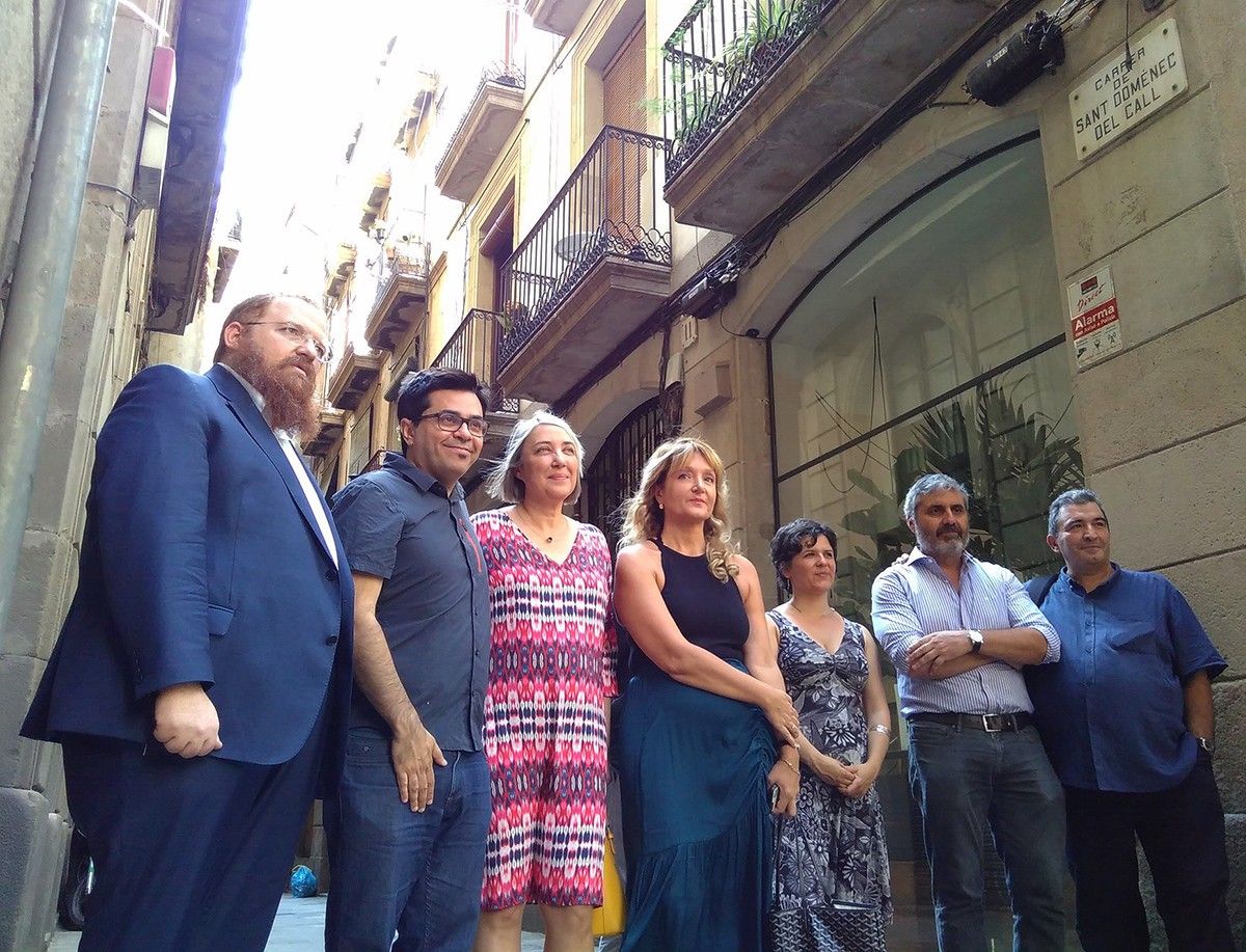 Acte on s'ha anunciat el canvi de nom del carrer Sant Domènec del Call