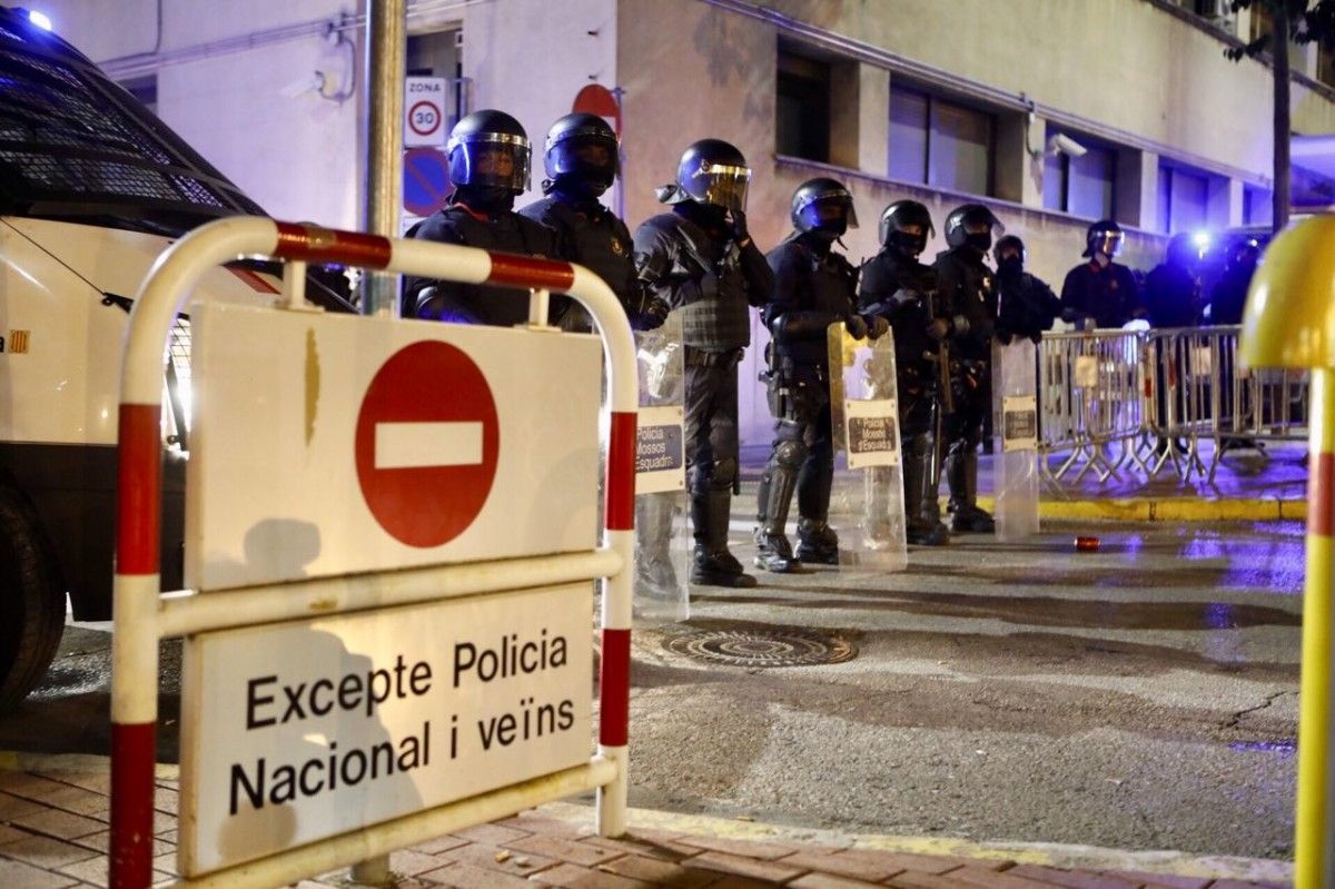 La protesta novament a la comissaria de la policia espanyola