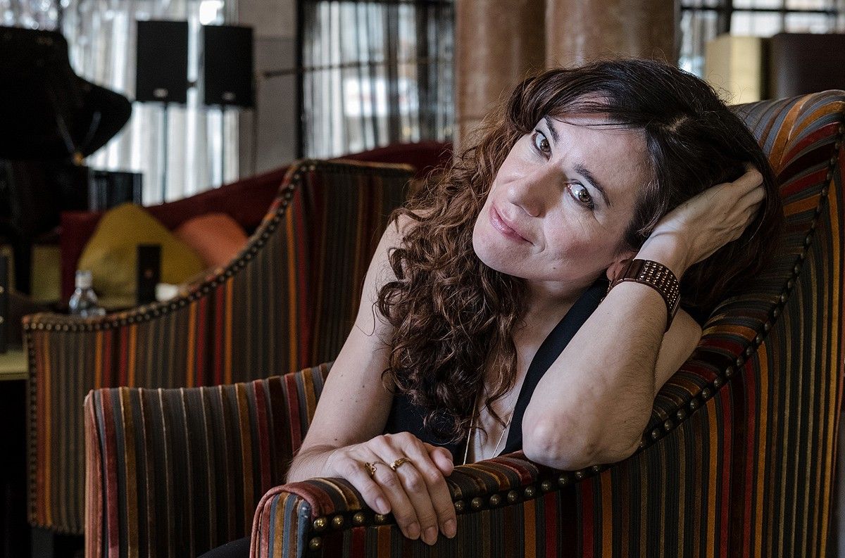 L'actriu Àngels Bassas debuta amb la novel·la «Dóna't», finalista del Premi Josep Pla 2016