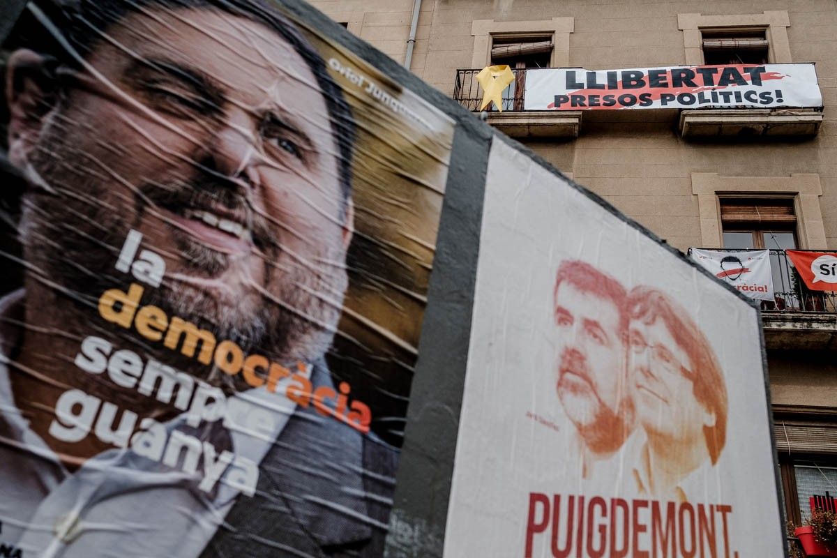 Cartells electorals de Puigdemont i Junqueras en les eleccions del 21-D.