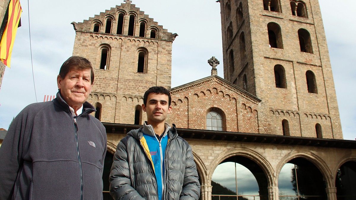 El rector de Ripoll, Josep Sala i Ferran Raigón, membre de la comissió de l'orgue exterior del temple