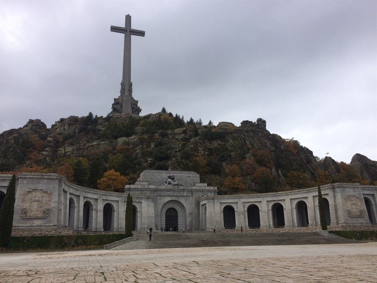 El Valle de los Caídos a Cuelgamuros.