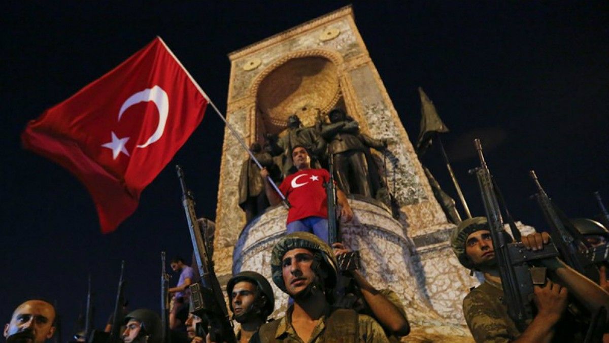 Militars als carrers de Turquia, aquest divendres a la nit 