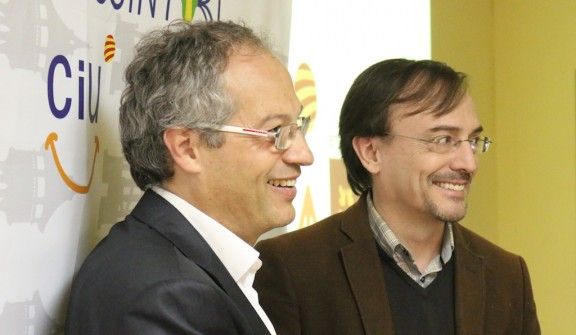 Carles Rossinyol i Harold Roig anunciant l'aliança per les municipals
