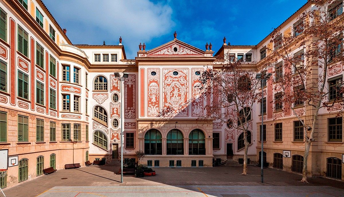Imatge del grup escolar Milà i Fontanals de Barcelona