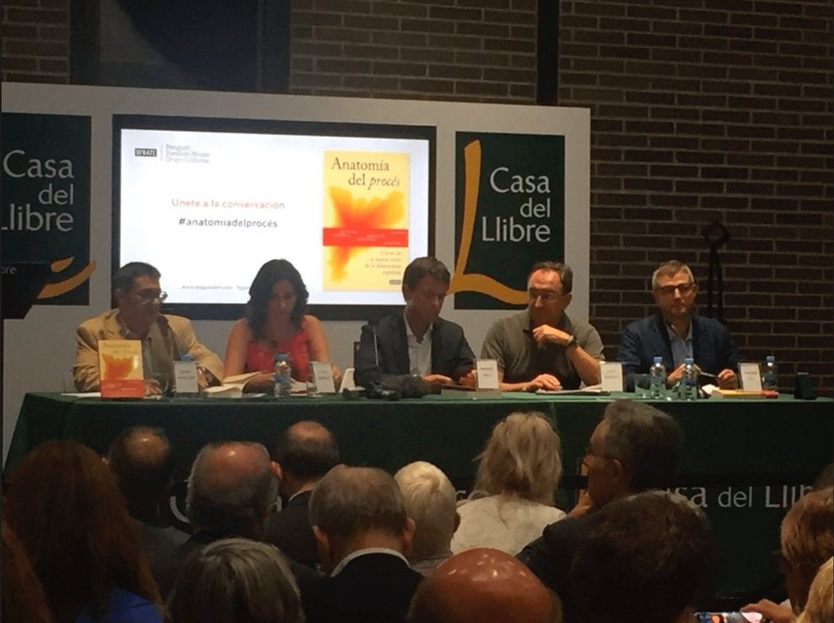 Manuel Manchón, Astrid Barrio, Manuel Valls, Lluís Bassets i Joaquim Coll.