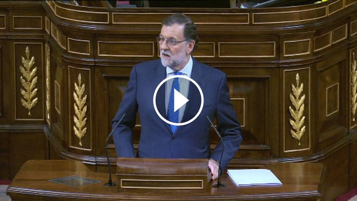 Mariano Rajoy, abans d'iniciar el debat d'investidura