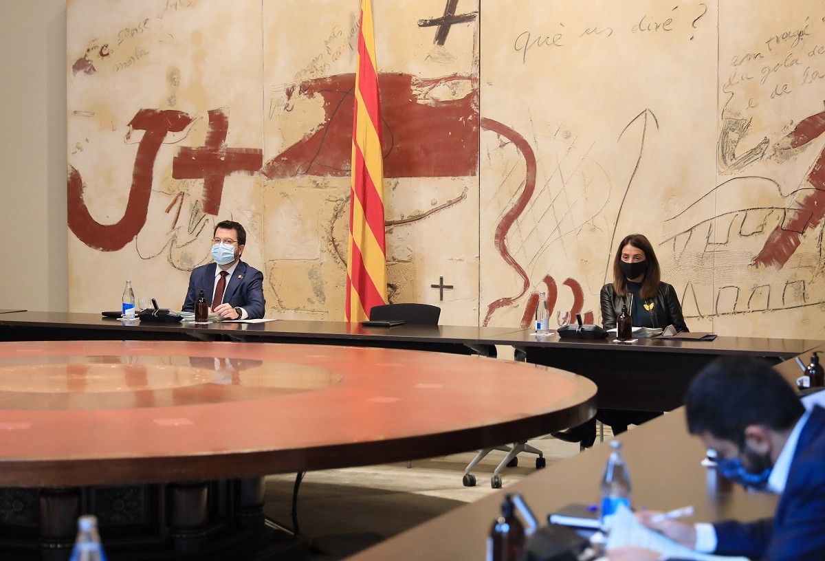 Pere Aragonès i Meritxell Budó, durant la reunió del Govern d'aquest dimarts