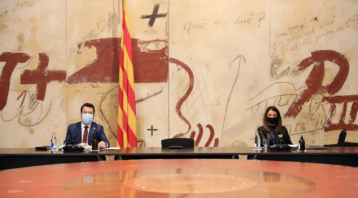 Pere Aragonès i Meritxell Budó, en la reunió del Govern de dimarts