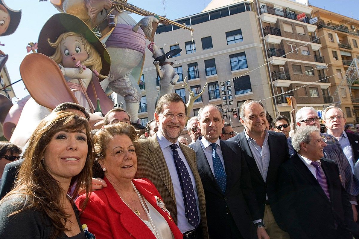 Rita Barberá, amb Mariano Rajoy, a les Falles de València