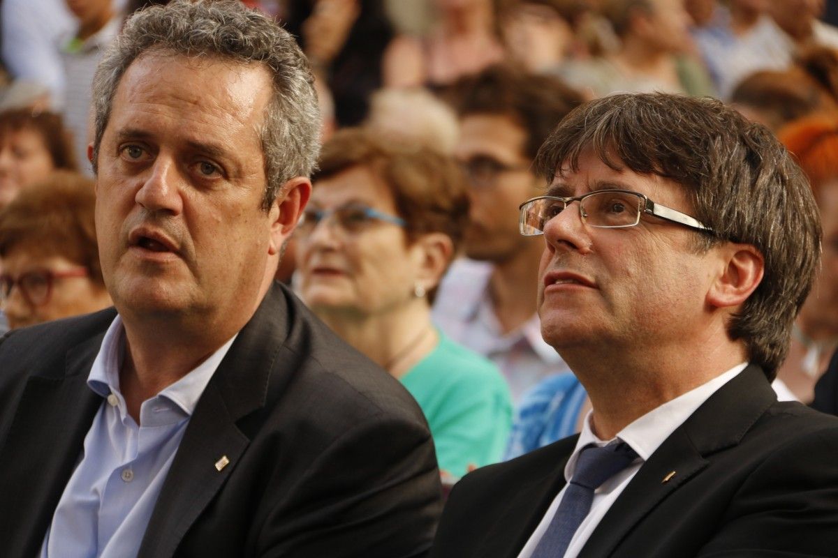 Joaquim Forn i Carles Puigdemont, en un acte en favor del referèndum