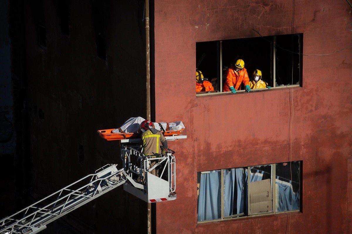 L'incendi a la nau de Badalona va causar quatre morts