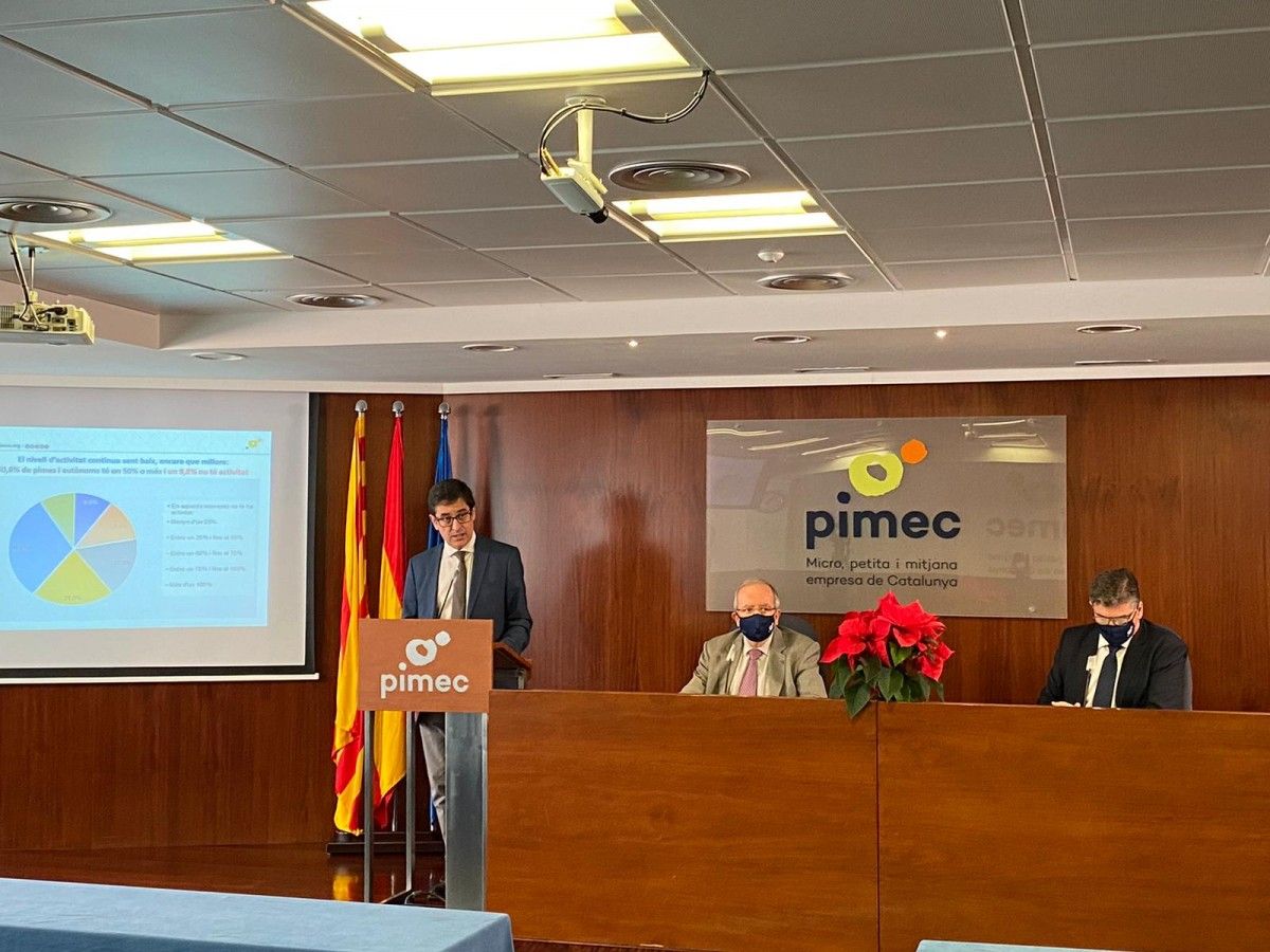 Àngel Hermosilla, Josep González i Antoni Cañete aquest divendres a la seu de la Pimec.