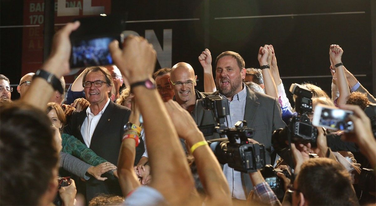 Artur Mas, Oriol Junqueras i Raül Romeva, just després de conèixer els resultats del 27-S