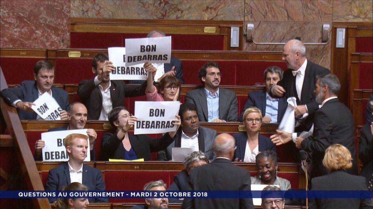 Diputats de la França Insubmisa acomiaden Valls.